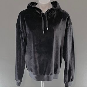 Women’s Forever 21 casual black velour pullover sweatshirt